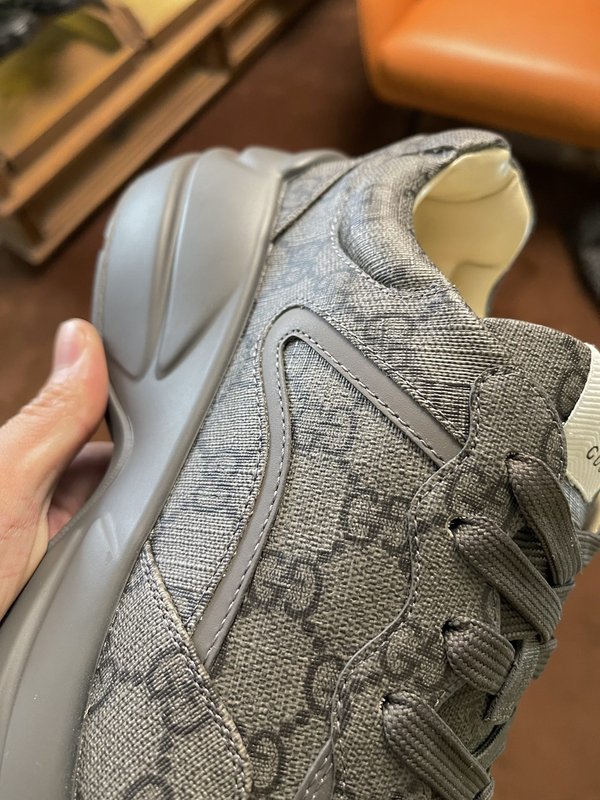 GUCCI 볼카노 그레이 남녀공용 대드슈즈 001-227817