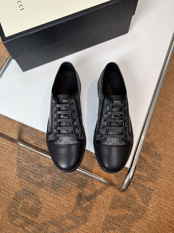 GUCCI 클래식 남성화 수입 가죽 더블 G 001-227821
