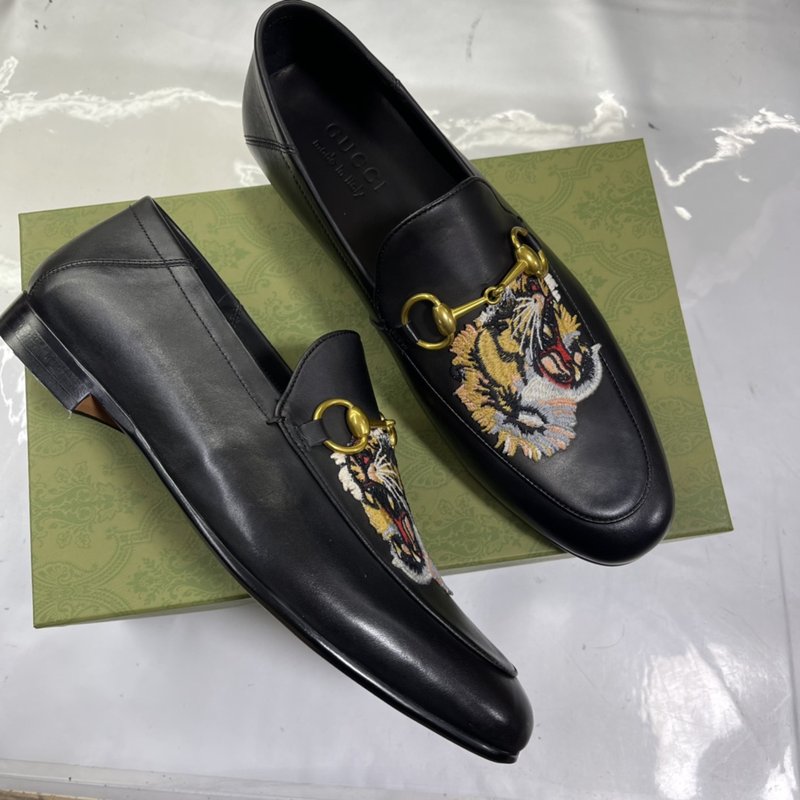 GUCCI 남성 블랙 가죽 로퍼 001-227873