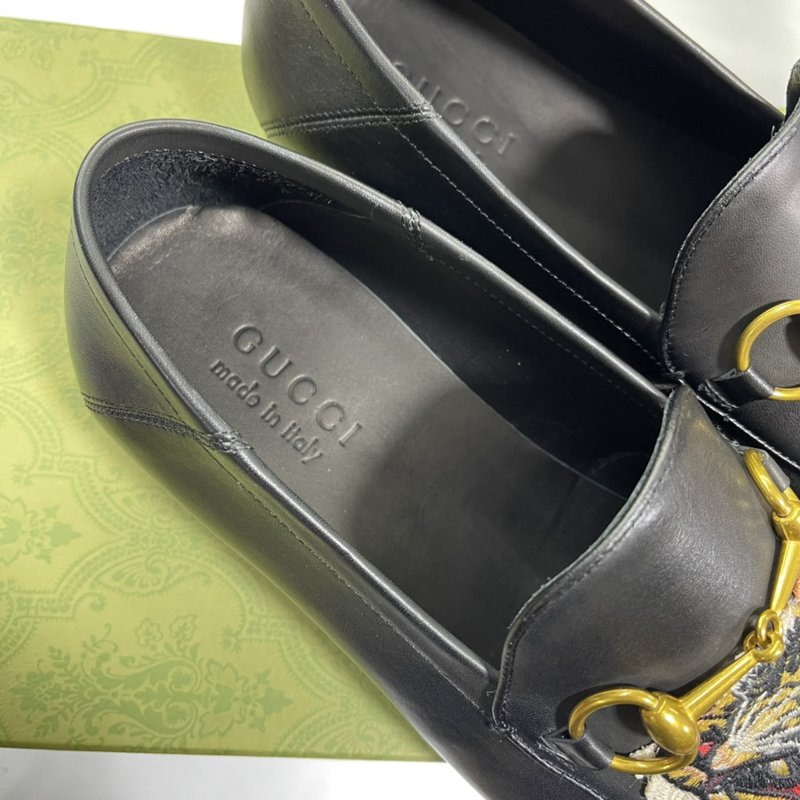 GUCCI 남성 블랙 가죽 로퍼 001-227873