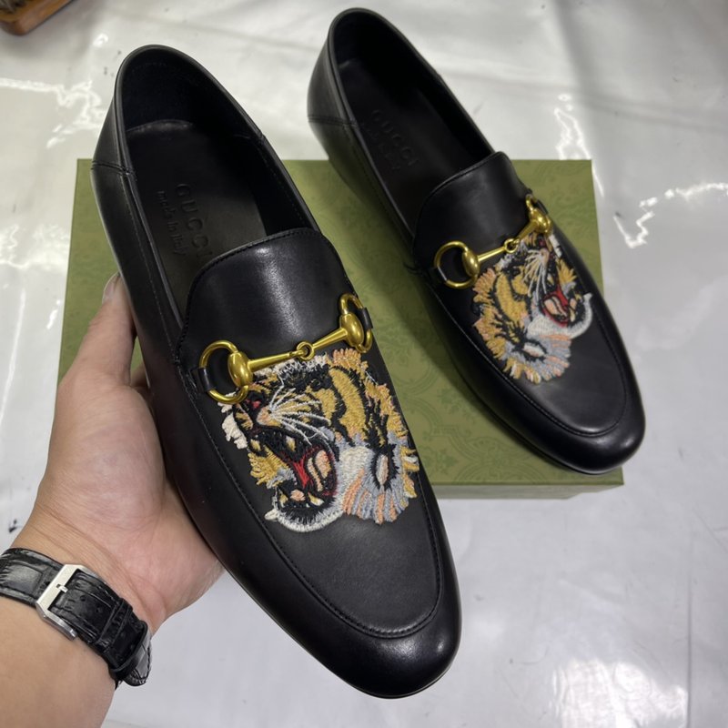 GUCCI 남성 블랙 가죽 로퍼 001-227873