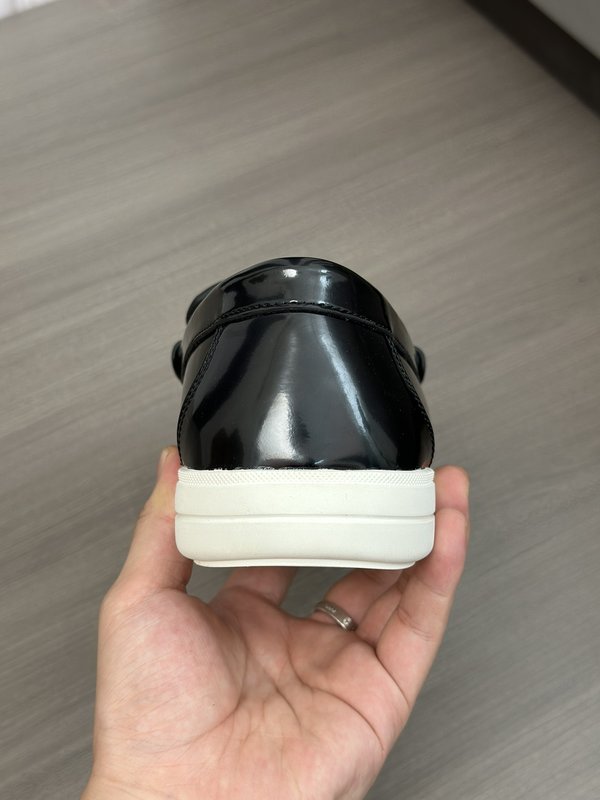 구찌 수제 소가죽 드라이빙 로퍼 남성화 001-227881