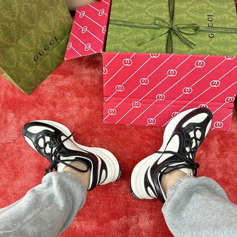 Gucci Run 5D 프린팅 레더 런닝화 001-227928