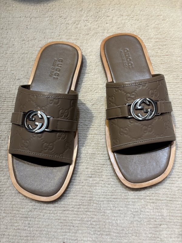 구찌 Gucci 남성 더블 G 로고 샌들 001-227979