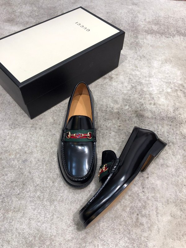 Gucci 신규 소가죽 로퍼 슈즈 001-228046