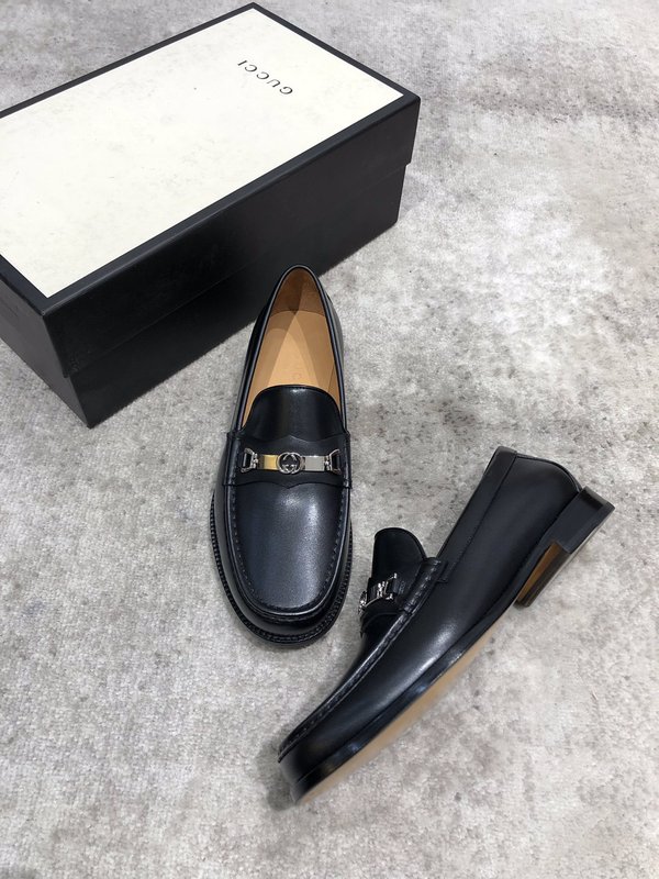 Gucci 신상 소가죽 개변주 로퍼 001-228047