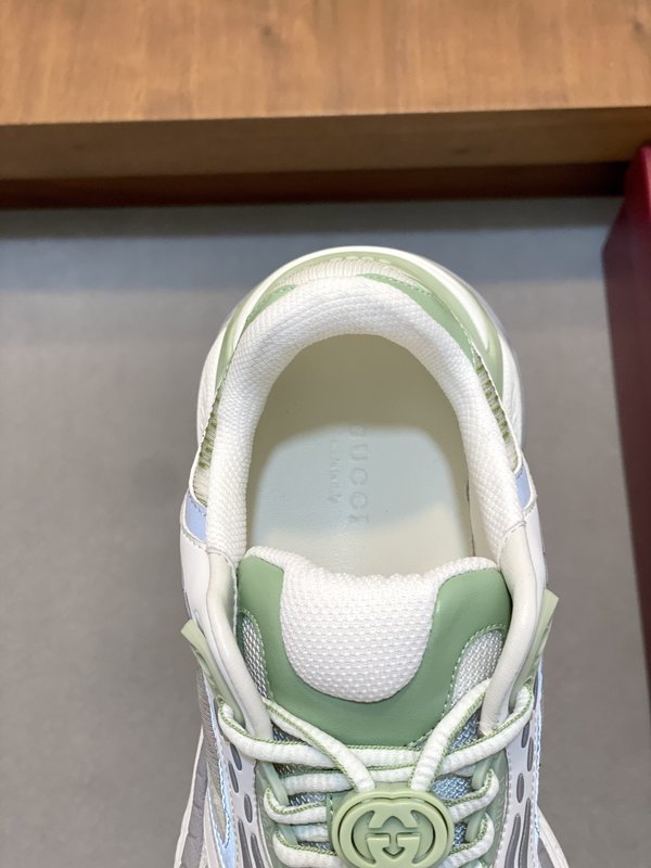 Gucci 구치 2.0 레트로 커플 운동화 001-228068