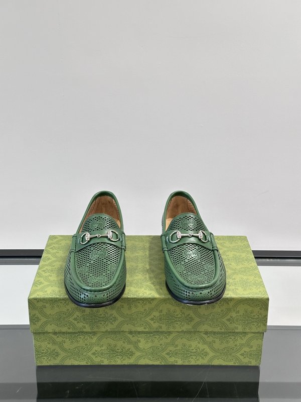 Gucci 남성 가죽 말장식 로퍼 001-228135