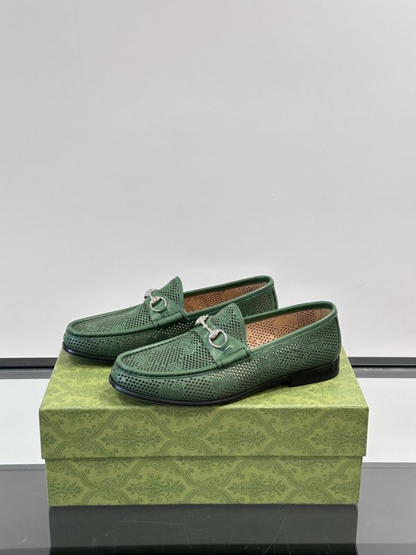 Gucci 남성 가죽 말장식 로퍼 001-228135