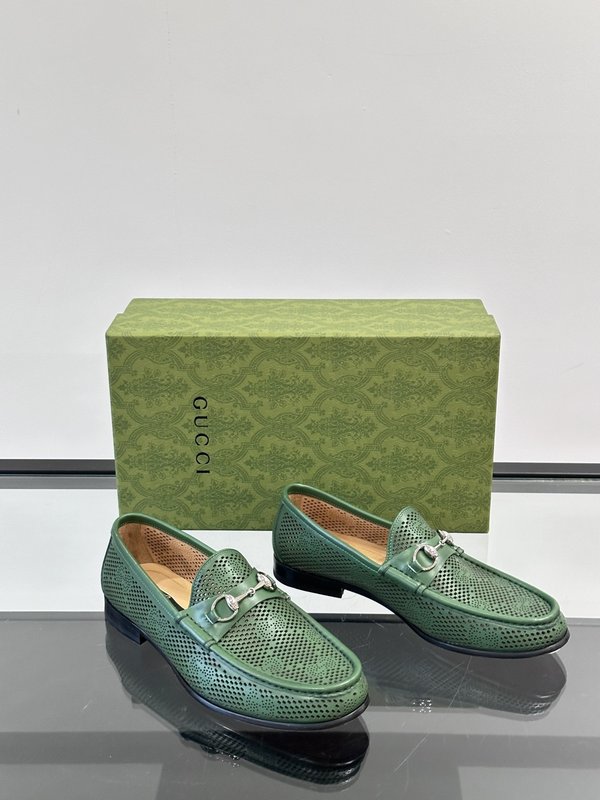 Gucci 남성 가죽 말장식 로퍼 001-228135