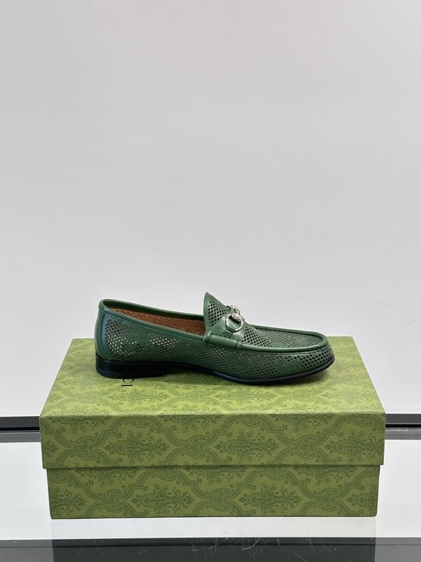 Gucci 남성 가죽 말장식 로퍼 001-228135