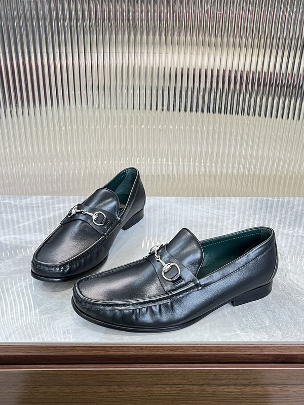 Gucci 남성 말굽 장식 로퍼 001-228136