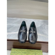 Gucci 남성 말굽 장식 로퍼 001-228136