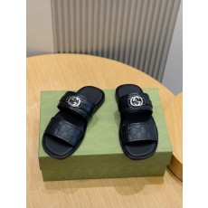 구찌 남성 인터로킹 G 슬라이드 001-228140