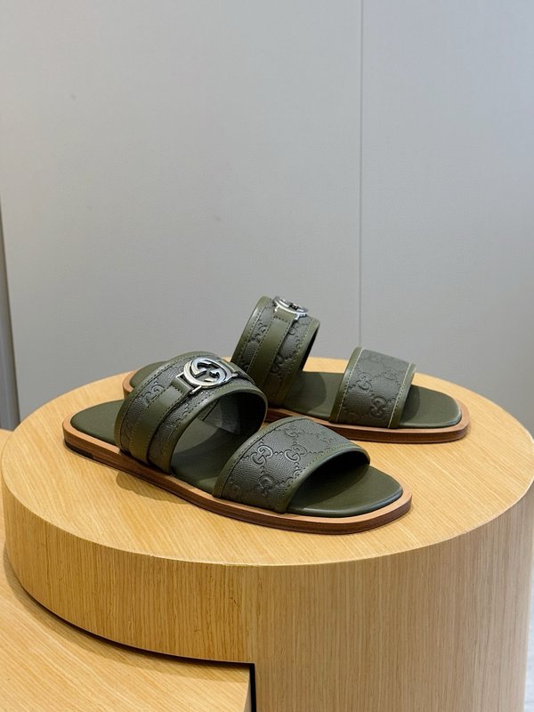 구찌 남성 인터로킹 G 샌들 001-228141