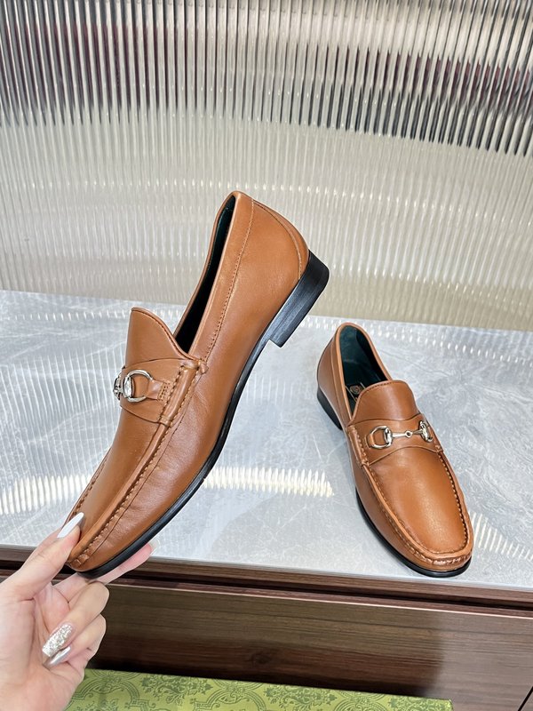 Gucci 남성 말굽 장식 로퍼 브라운 가죽 001-228143