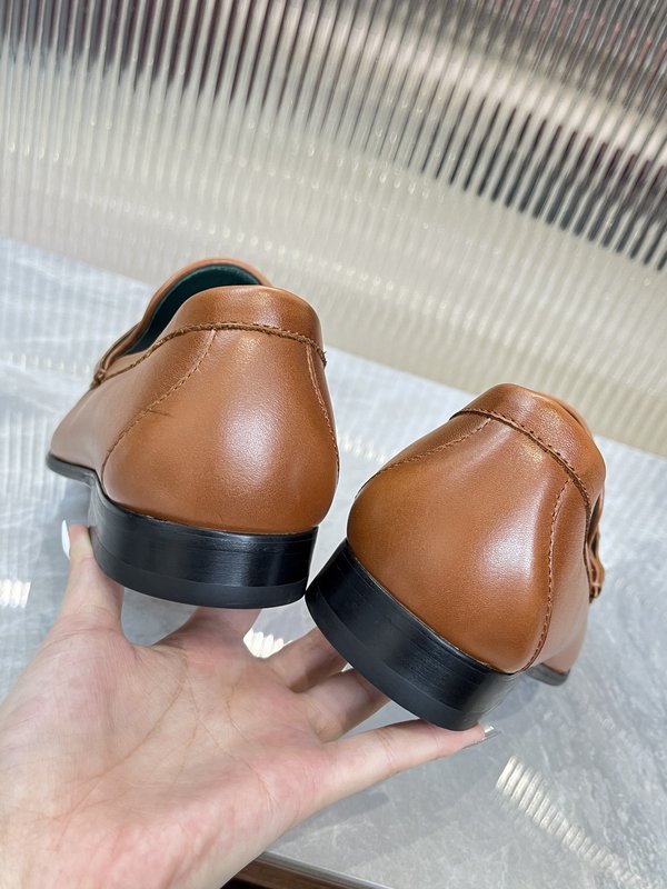 Gucci 남성 말굽 장식 로퍼 브라운 가죽 001-228143