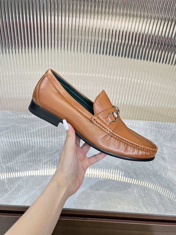 Gucci 남성 말굽 장식 로퍼 브라운 가죽 001-228143