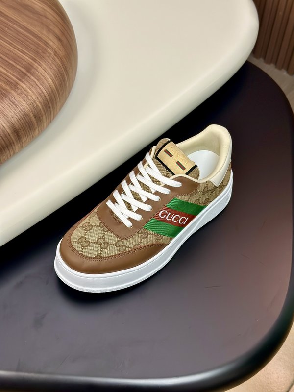 Gucci 구치 가죽 자수 캐주얼 스니커즈 001-228144