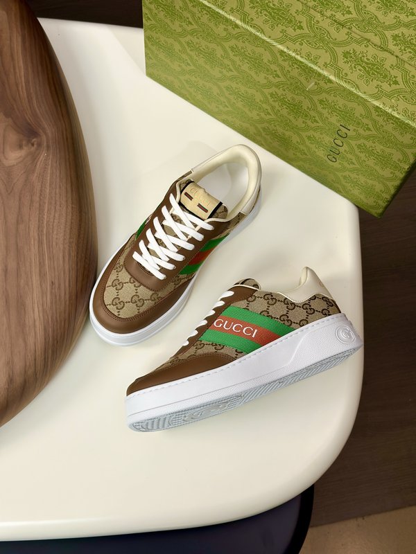 Gucci 구치 가죽 자수 캐주얼 스니커즈 001-228144
