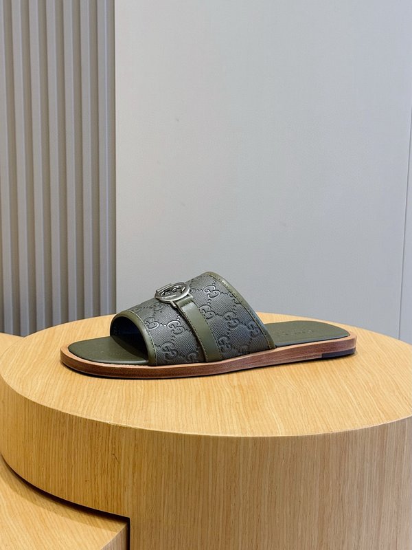 구찌 남성 인터로킹 G 슬라이드 001-228145