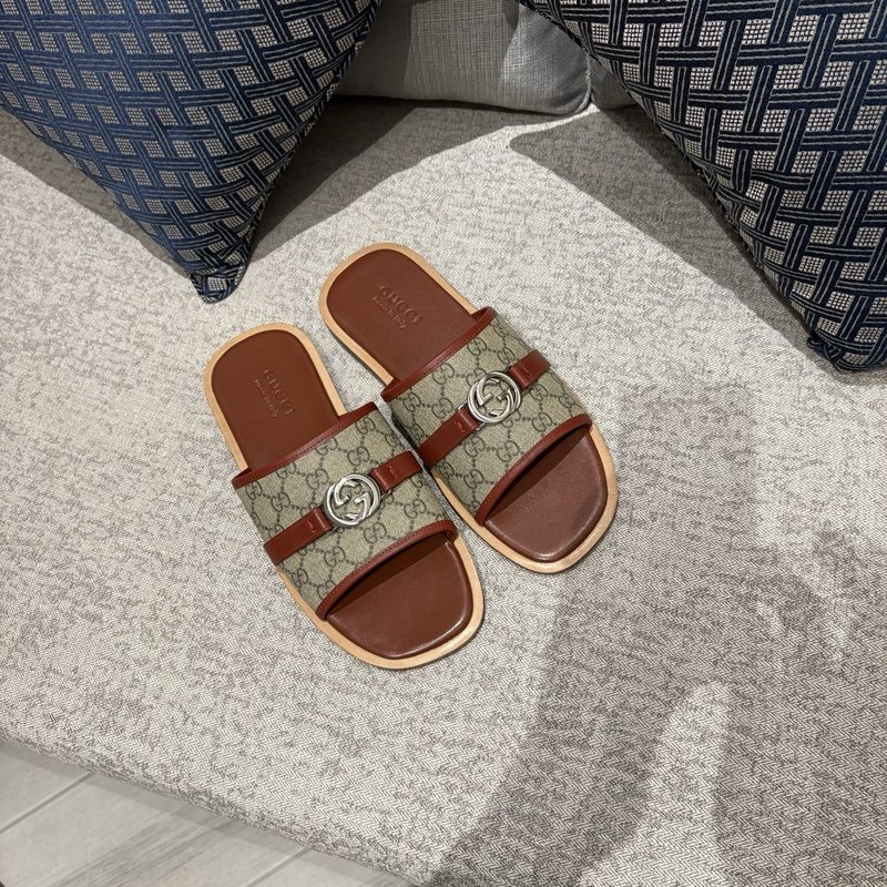 GUCCI 클래식 슬라이드 샌들 가죽 바닥 001-228167