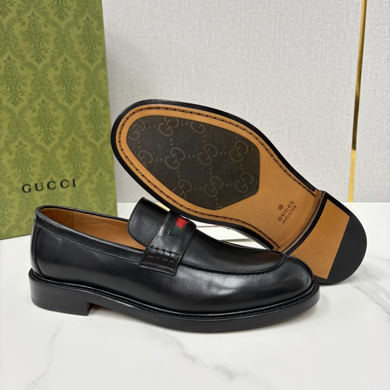 Gucci 남성 심플 로퍼 슈즈 001-228172