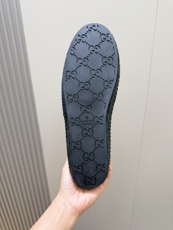 Gucci 이탈리아 수입 스웨이드 어부화 001-228205