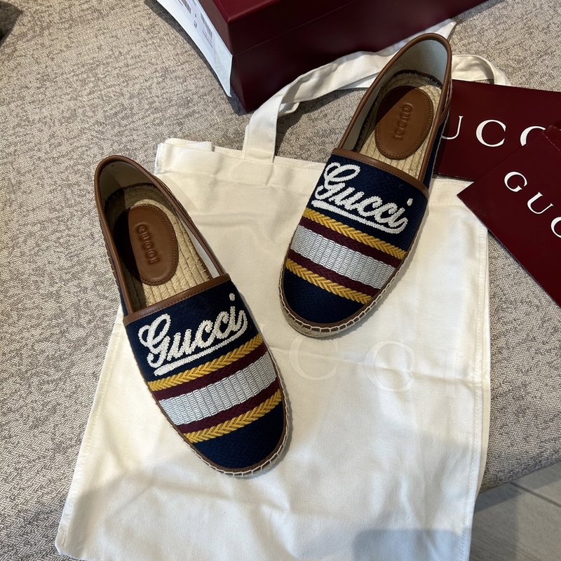 GUCCI 구찌 스트라이프 캐주얼 로퍼 001-228212