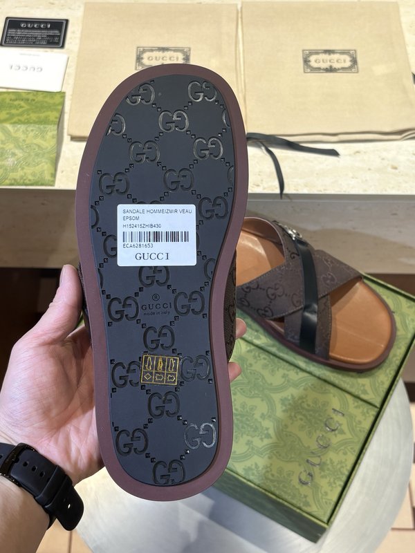 GUCCI 남성 교차 인터록 샌들 001-228255