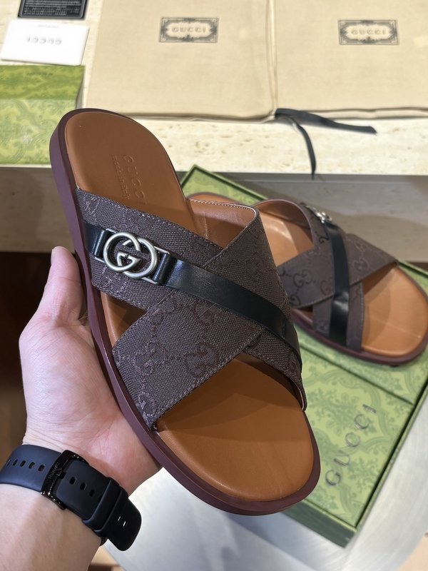 GUCCI 남성 교차 인터록 샌들 001-228255