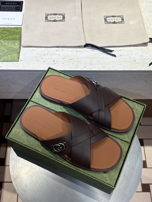 GUCCI 남성 크로스 인터록 샌들 001-228258