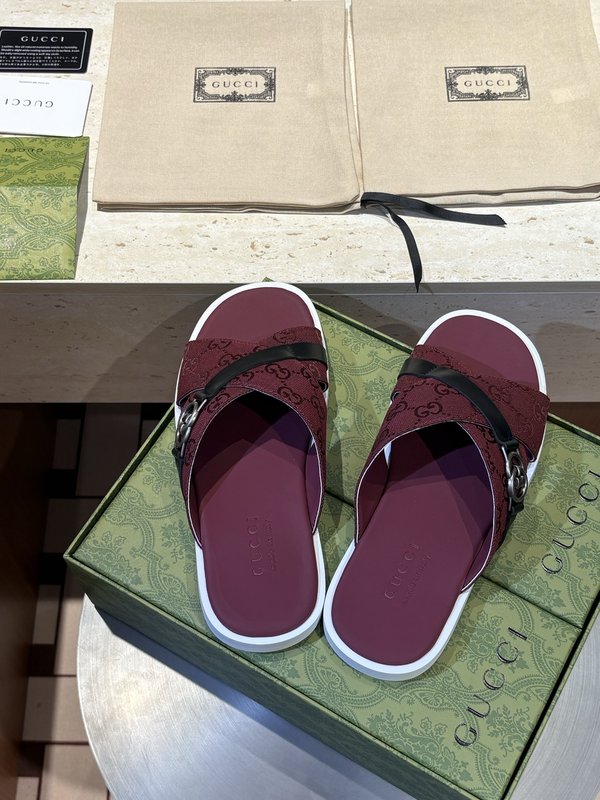 GUCCI 남성 교차 더블 G 샌들 001-228274