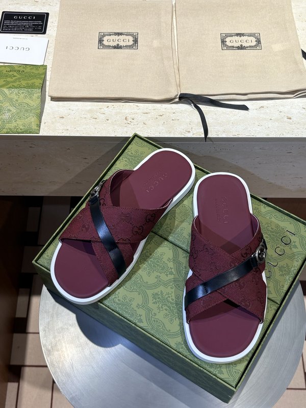 GUCCI 남성 교차 더블 G 샌들 001-228274