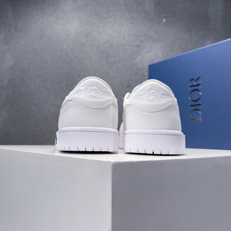 Dior 가 화이트 로우탑 캐주얼 운동화 001-228291
