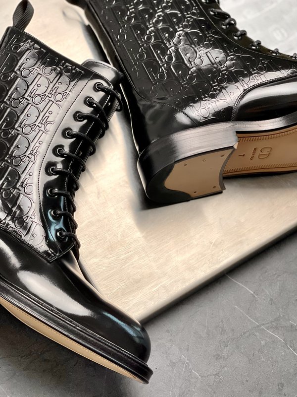 Dior 2021 년 레이스업 하이 부츠 가죽 바닥 001-228335
