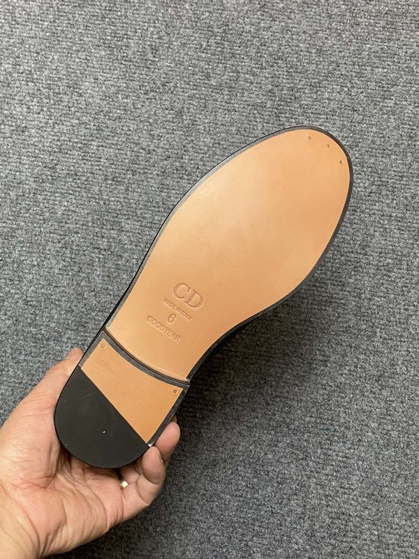 DIOR 디올르 시리즈 진피 바닥 소가죽 구두 001-228340