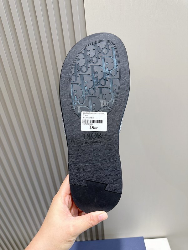 Dior Alias 남성 그레인 가죽 샌들 001-228445