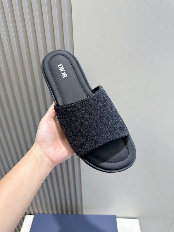 Dior Alias 남성 그레인 가죽 샌들 001-228445