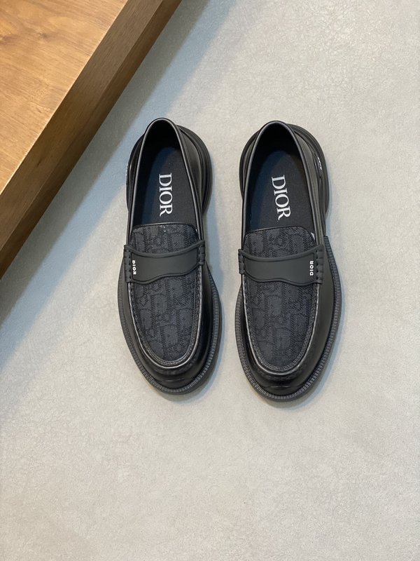 DIOR 디올르 모카신 가죽 Gancio 장식 001-228493
