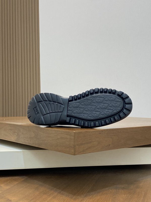 DIOR 디올르 모카신 가죽 Gancio 장식 001-228493