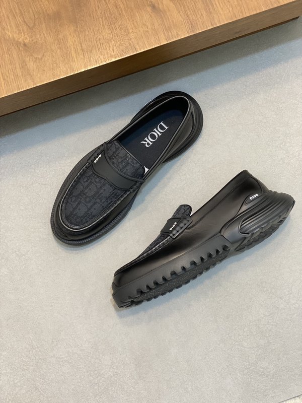 DIOR 디올르 모카신 가죽 Gancio 장식 001-228493