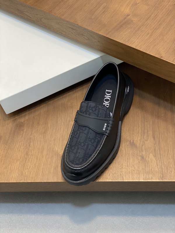 DIOR 디올르 모카신 가죽 Gancio 장식 001-228493
