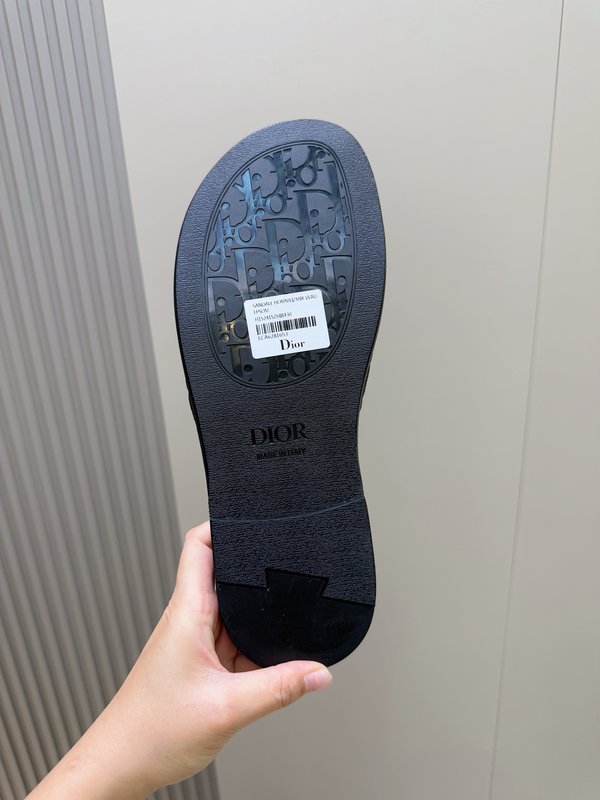 디올 알리아스 남성 소가죽 슬리퍼 001-228519