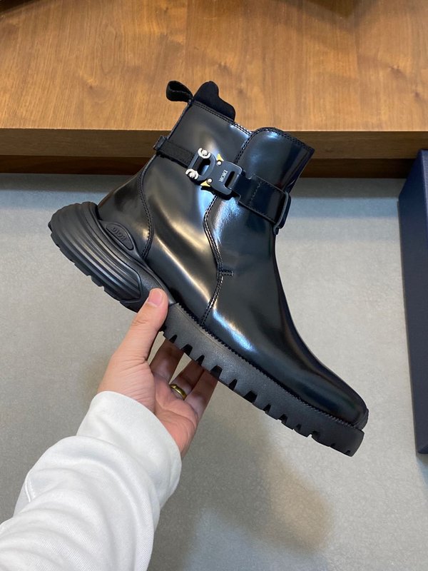 디올 2024 가을 겨울 남성 미들 부츠 001-228584