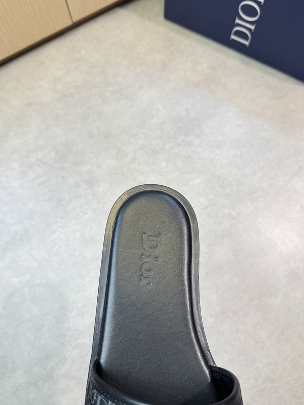 디올 Dior 브랜드 토템 에코 가죽 슬리퍼 001-228638
