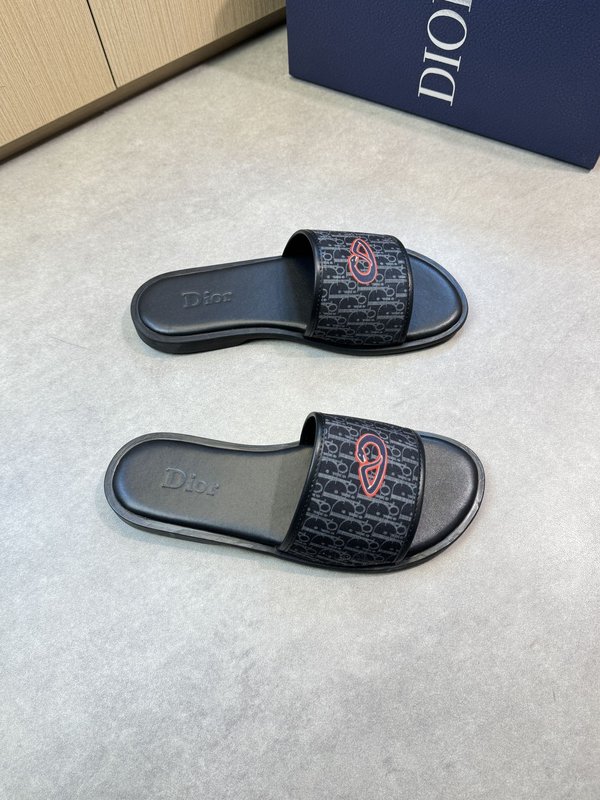 디올 Dior 브랜드 토템 에코 가죽 슬리퍼 001-228638