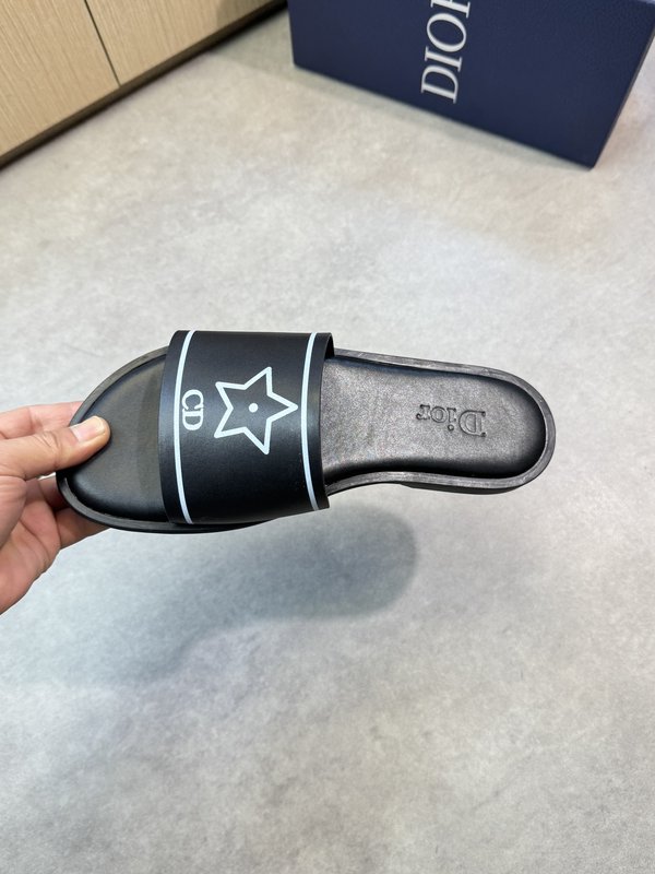 디올 Dior 토템 에코 가죽 캐주얼 슬리퍼 001-228658