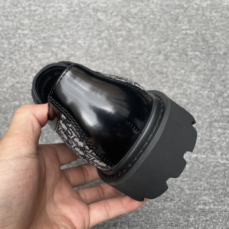DIOR EXPLORER 블랙 더비 슈즈 001-228671