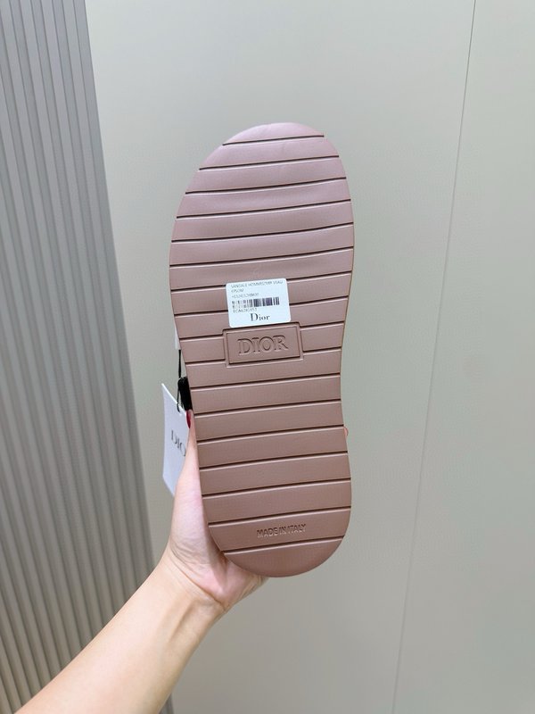 Dior Aqua 남성 교차 스트랩 샌들 001-228719